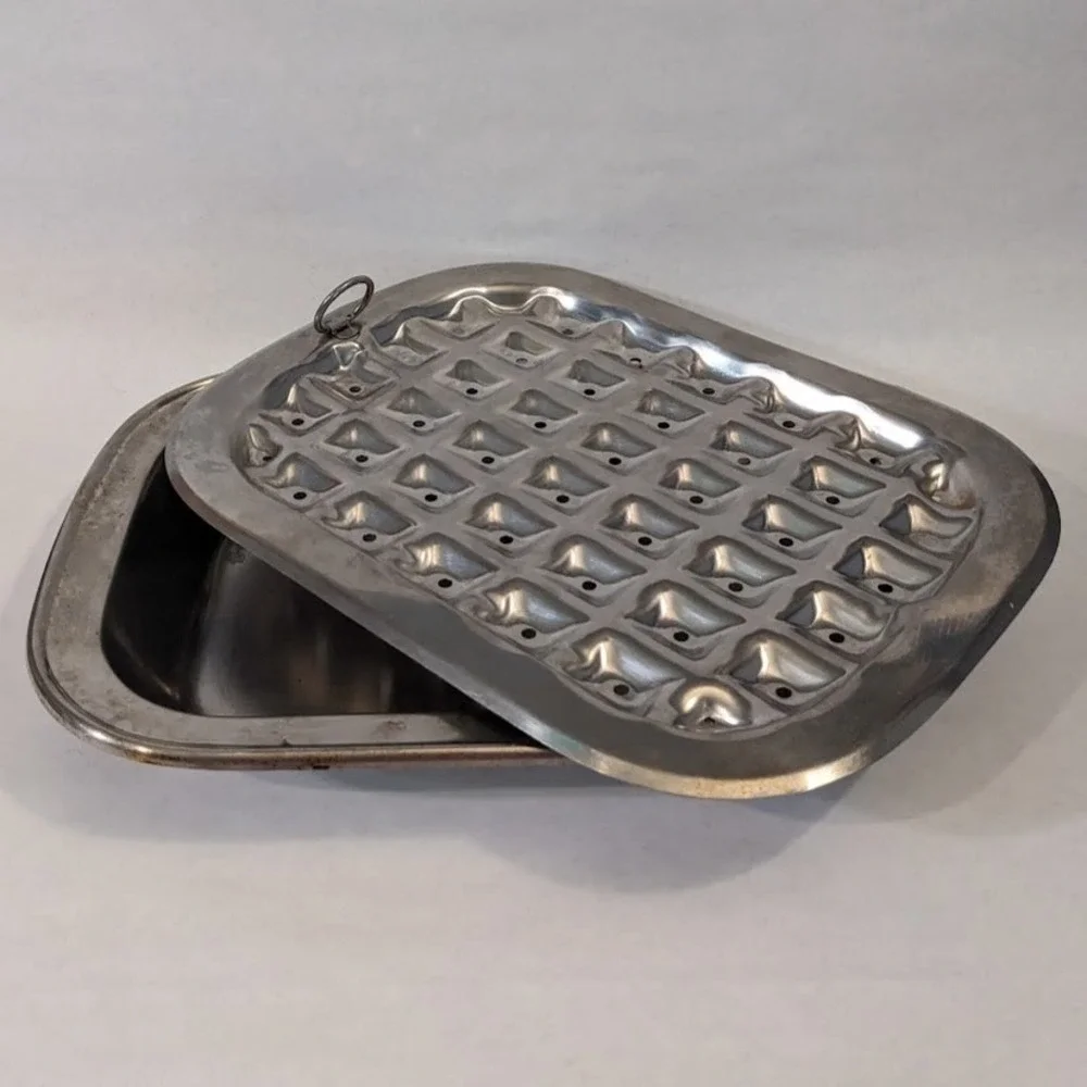 Vollrath Galloping Gourmet Stainless Steel Roasting Pan with Perforated Lid Rack